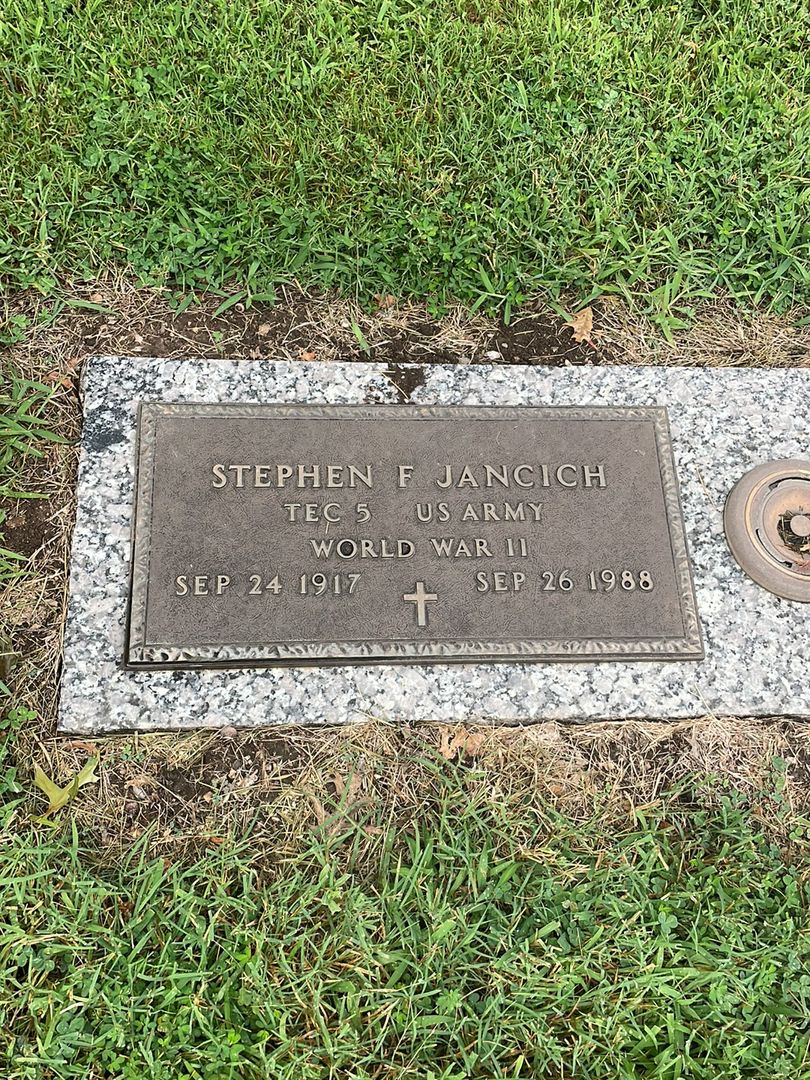 Stephen F. Jancich Senior's grave. Photo 1