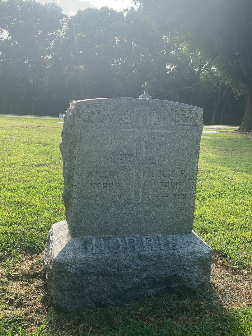 Julia F. Norris's grave. Photo 1