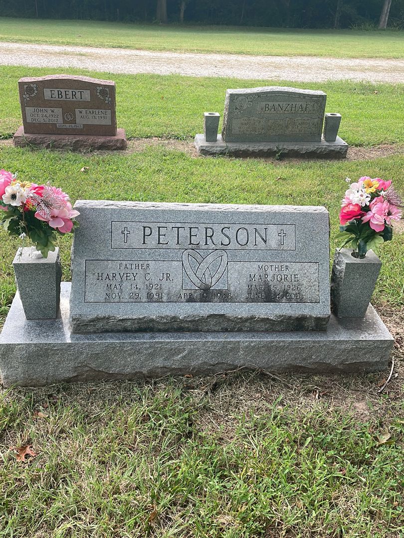 Harvey Carl Peterson Junior's grave. Photo 1