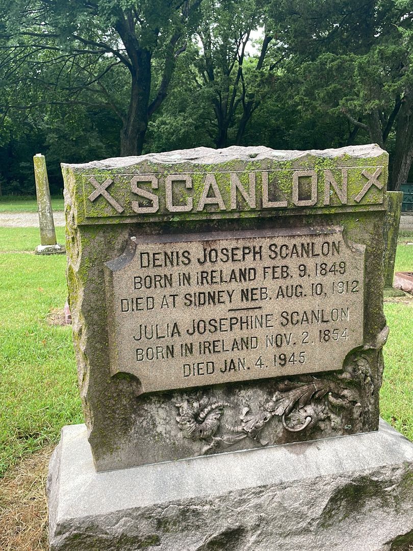 Dennis Joseph Scanlon's grave. Photo 1