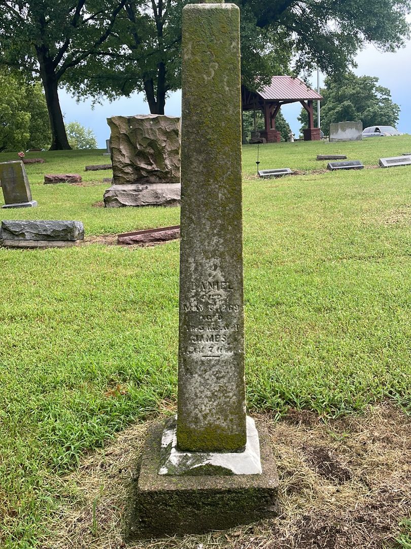 Daniel Callaghan's grave. Photo 1