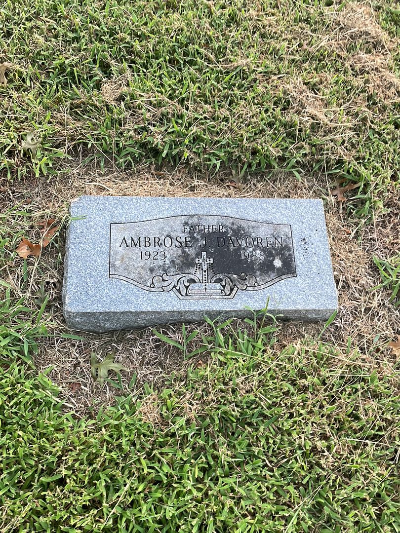 Ambrose J. Davoren's grave. Photo 1