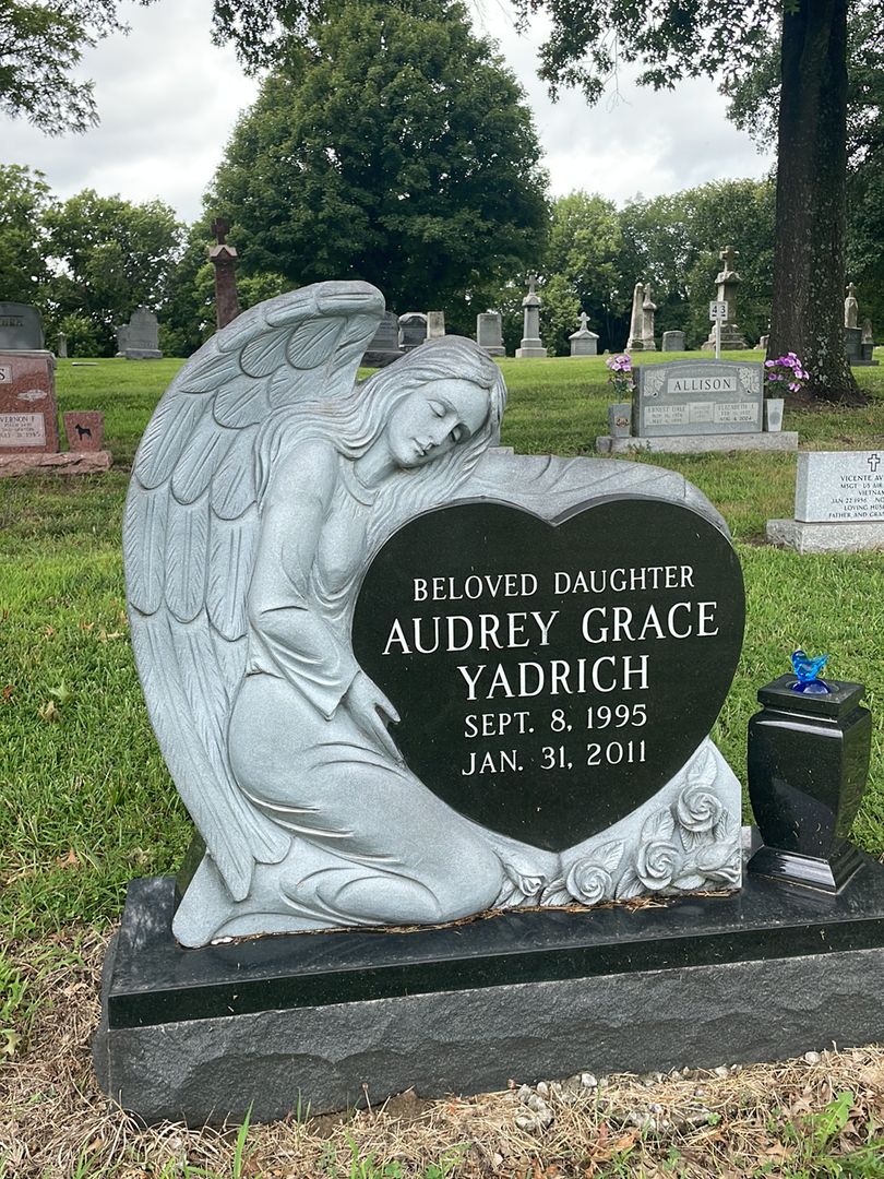 Audrey Grace Yadrich's grave. Photo 1