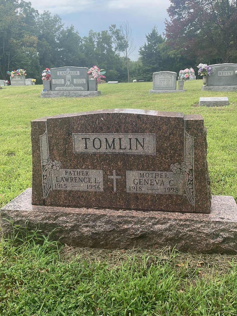 Lawrence L. Tomlin's grave. Photo 1