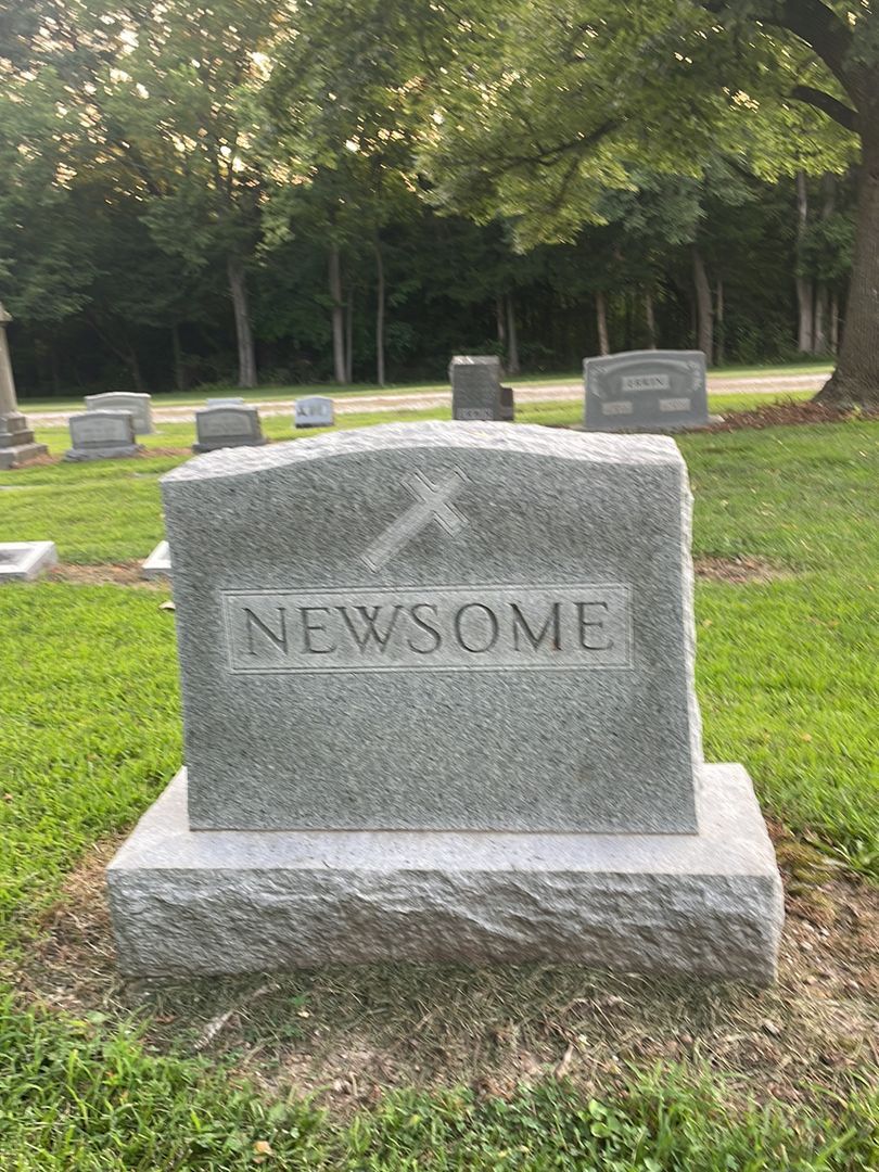 Mary Ann "Mollie" Newsome's grave. Photo 1
