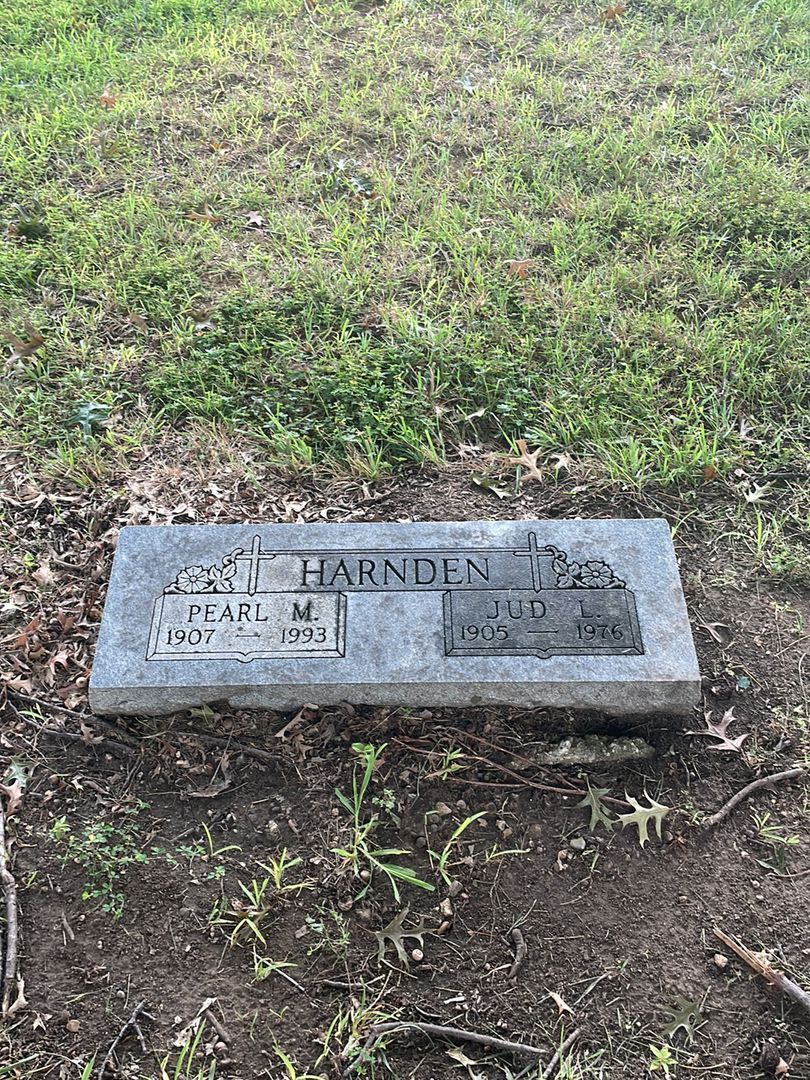 Pearl Marie Harnden's grave. Photo 1